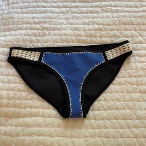 Triangl Bridgette Bikini Bottom in Blue Sky  - size M